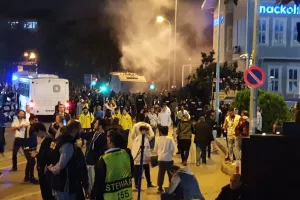"Τίγκα" οι δρόμοι με φιλάθλους της Φενέρ (φώτος kerkida)