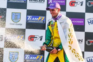 Τρίτος στο Πανευρωπαϊκό Πρωτάθλημα NASCAR ο Τζιωρτζής!