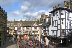 Ομόνοια/Από τη Shambles Square για το "Old Trafford"