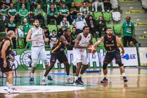 Λύγισε... στην παράταση ο Κεραυνός