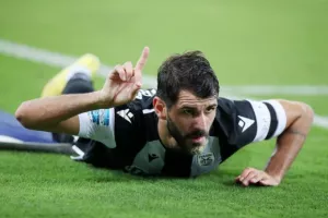 "Ρεφ, ήταν μόνο ένα πέναλτι ή μήπως δύο;"
