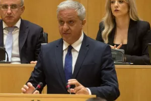 N.Τορναρίτης: "Ίσως και απαγόρευση εισόδου οπαδών αν συνεχιστούν τα επεισόδια"