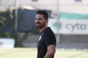 Πανέτοιμος... ο κόουτς/Ομόνοια