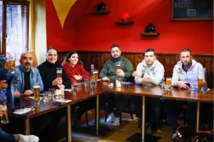 Γεύμα στους εκπροσώπους των ΜΜΕ (Φώτος)