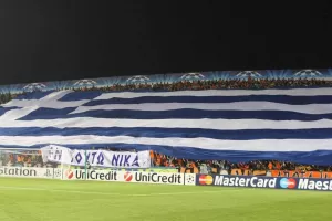 ΑΠΟΕΛ: "Ζήτω η 28η Οκτωβρίου" 