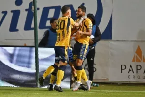 Καρμιώτισσα - ΑΕΛ: Αγχώθηκαν αλλά... πέρασαν οι Λέοντες από την Λάρνακα! (φώτος)