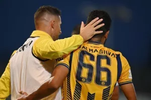 Καρμιώτισσα - ΑΕΛ: Αγχώθηκαν αλλά... πέρασαν οι Λέοντες από την Λάρνακα! (φώτος)