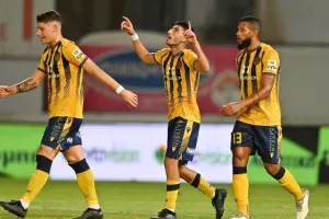 Καρμιώτισσα - ΑΕΛ: Αγχώθηκαν αλλά... πέρασαν οι Λέοντες από την Λάρνακα! (φώτος)