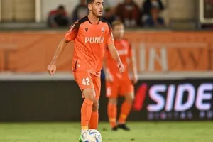 Καρμιώτισσα - ΑΕΛ: Αγχώθηκαν αλλά... πέρασαν οι Λέοντες από την Λάρνακα! (φώτος)