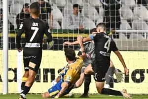 ΑΠΟΕΛ - ΑΕΚ: Ο Δώνης του χάρισε την μεγάλη νίκη που έψαχνε! (φώτος)