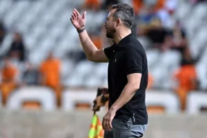 ΑΠΟΕΛ - Καρμιώτισσα: Στραβοπάτημα υπό το βλέμμα Μιλόγεβιτς (φώτος)