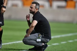ΑΠΟΕΛ - Καρμιώτισσα: Στραβοπάτημα υπό το βλέμμα Μιλόγεβιτς (φώτος)