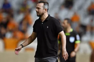 ΑΠΟΕΛ - Καρμιώτισσα: Στραβοπάτημα υπό το βλέμμα Μιλόγεβιτς (φώτος)