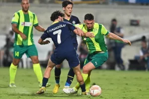 ΑΕΚ - Φενέρ: Προσπάθησε αλλά ηττήθηκε... από τα 11 βήματα (φώτος)
