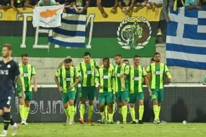 ΑΕΚ - Φενέρ: Προσπάθησε αλλά ηττήθηκε... από τα 11 βήματα (φώτος)