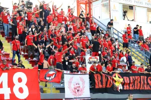 (Φωτορεπορτάζ) Ο κόσμος στο Αμμόχωστος-Επιστροφή
