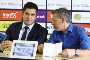 ΒΙΝΤΕΟ/ΔΙΑΣΚΕΨΗ Muñoz: "Έχουμε πολύ καλούς παίκτες/Σας παρακαλώ βοηθήστε τους!"