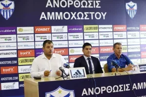 ΒΙΝΤΕΟ/ΔΙΑΣΚΕΨΗ Muñoz: "Έχουμε πολύ καλούς παίκτες/Σας παρακαλώ βοηθήστε τους!"