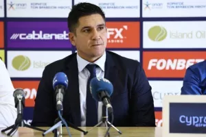 ΒΙΝΤΕΟ/ΔΙΑΣΚΕΨΗ Muñoz: "Έχουμε πολύ καλούς παίκτες/Σας παρακαλώ βοηθήστε τους!"