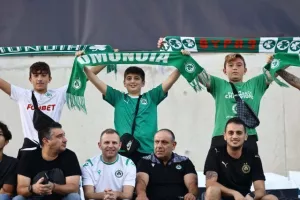 (Φωτορεπορτάζ) Οι Ομονοιάτες στο καταπράσινο ΓΣΠ