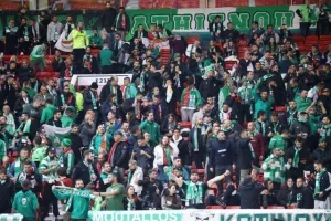 (ΦΩΤΟΣ) Οι Ομονοιάτες στο Old Trafford 