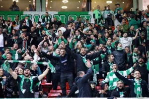 (ΦΩΤΟΣ) Οι Ομονοιάτες στο Old Trafford 