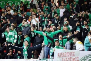 (ΦΩΤΟΣ) Οι Ομονοιάτες στο Old Trafford 