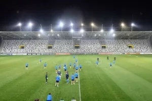 To KERKIDA στο "Košická Futbalová Aréna"- Η προπόνηση του Απόλλωνα (βίντεο/φώτος)