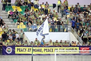 ΑΕΚ - Φενέρ: Προσπάθησε αλλά ηττήθηκε... από τα 11 βήματα (φώτος)