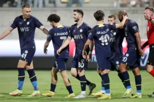 ΑΕΚ - Φενέρ: Προσπάθησε αλλά ηττήθηκε... από τα 11 βήματα (φώτος)