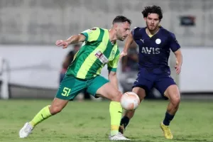 ΑΕΚ - Φενέρ: Προσπάθησε αλλά ηττήθηκε... από τα 11 βήματα (φώτος)