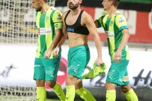 ΑΕΚ - Ολυμπιακός: Γλίτωσε το... έμφραγμα με σούπερ - Ιβάν στο φινάλε! (Φώτος)