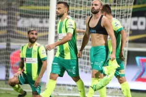 ΑΕΚ - Ολυμπιακός: Γλίτωσε το... έμφραγμα με σούπερ - Ιβάν στο φινάλε! (Φώτος)