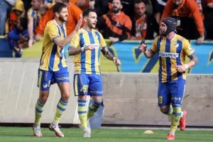 ΑΠΟΕΛ - ΑΕΚ: Ο Δώνης του χάρισε την μεγάλη νίκη που έψαχνε! (φώτος)