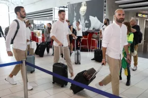 ΦΩΤΟΣ/Πέταξε για Πόλη η ΑΕΚ - Μαζί της το Kerkida