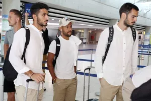 ΦΩΤΟΣ/Πέταξε για Πόλη η ΑΕΚ - Μαζί της το Kerkida