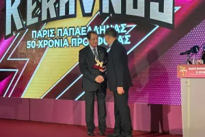 Πάρις Παπαέλληνας: Μια υπέροχη βραδιά για τα 50 χρόνια προσφοράς! (βίντεος/φώτος)