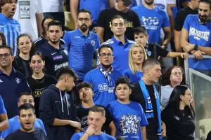 (Φωτορεπορτάζ) Ο κόσμος στην "ΑΡΕΝΑ"