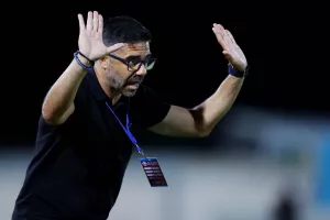 ENΠ - Νέα Σαλαμίνα: "Βυσσινί" τρίποντο με Ρουσιά και Ντα Σίλβα! (φώτος)