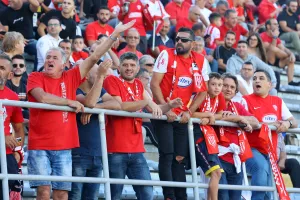 (Φωτορεπορτάζ) Ο κόσμος στο Αμμόχωστος-Επιστροφή