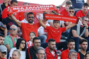 (Φωτορεπορτάζ) Ο κόσμος στο Αμμόχωστος-Επιστροφή