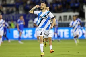 Ανόρθωση - Απόλλωνας: Πίττας... από αέρος και επιστροφή στην κορυφή! (Φώτος)