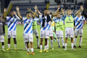 Ανόρθωση - Απόλλωνας: Πίττας... από αέρος και επιστροφή στην κορυφή! (Φώτος)