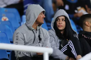 Απόλλων - Άλκμααρ: ΠΡΩΤΗ νίκη με Ρομπέρζ και... μέσα στην πρόκριση! (Φώτος)