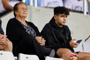 Απόλλων - Άλκμααρ: ΠΡΩΤΗ νίκη με Ρομπέρζ και... μέσα στην πρόκριση! (Φώτος)