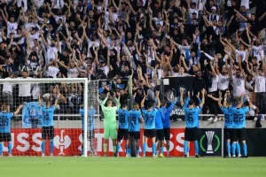 Απόλλων - Άλκμααρ: ΠΡΩΤΗ νίκη με Ρομπέρζ και... μέσα στην πρόκριση! (Φώτος)