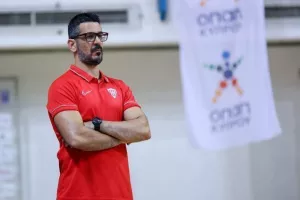 Ανατροπή και... ερυθρόλευκο το Σούπερ Καπ! (Φώτος)