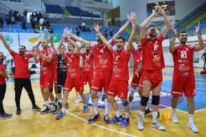Ανατροπή και... ερυθρόλευκο το Σούπερ Καπ! (Φώτος)