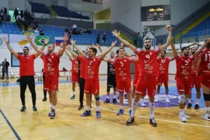 Ανατροπή και... ερυθρόλευκο το Σούπερ Καπ! (Φώτος)