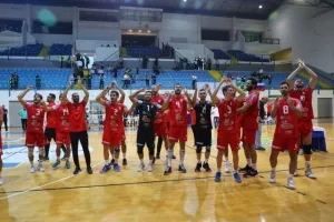Ανατροπή και... ερυθρόλευκο το Σούπερ Καπ! (Φώτος)